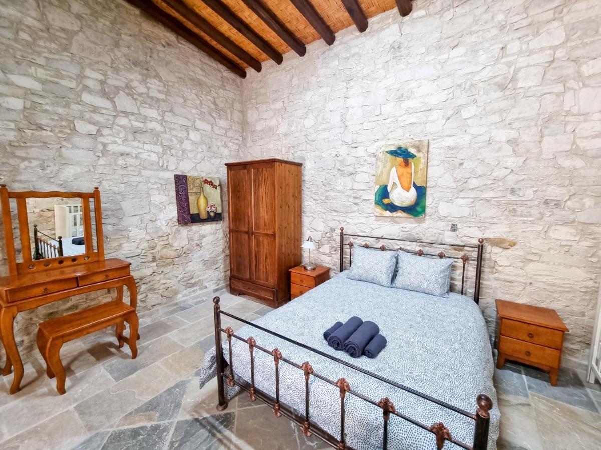 Aphrodite'S Pool Retreat Skarinou Exterior photo