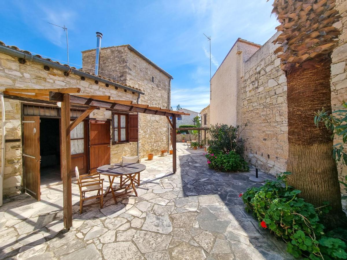 Aphrodite'S Pool Retreat Skarinou Exterior photo